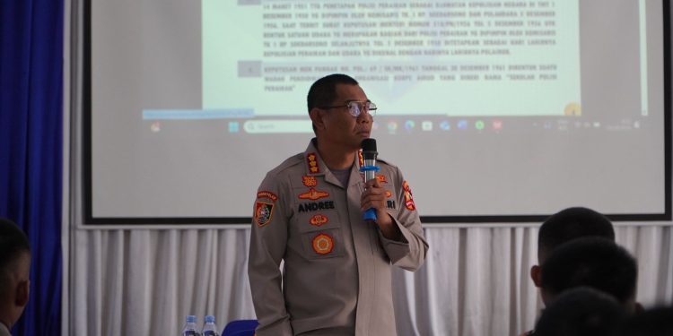 Kapusdik Polair Berikan Pembekalan Manajemen Polair kepada Siswa Dikbangspes, Tegaskan Peran Strategis Garda Terdepan Penjaga Laut Indonesia
