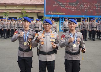 Pusdik Polair Lemdiklat Polri Gelar Upacara Penutupan Dikbangspes Bintara Laka Laut dan Tamtama Jurumudi Kapal Gelombang VI T.A. 2025